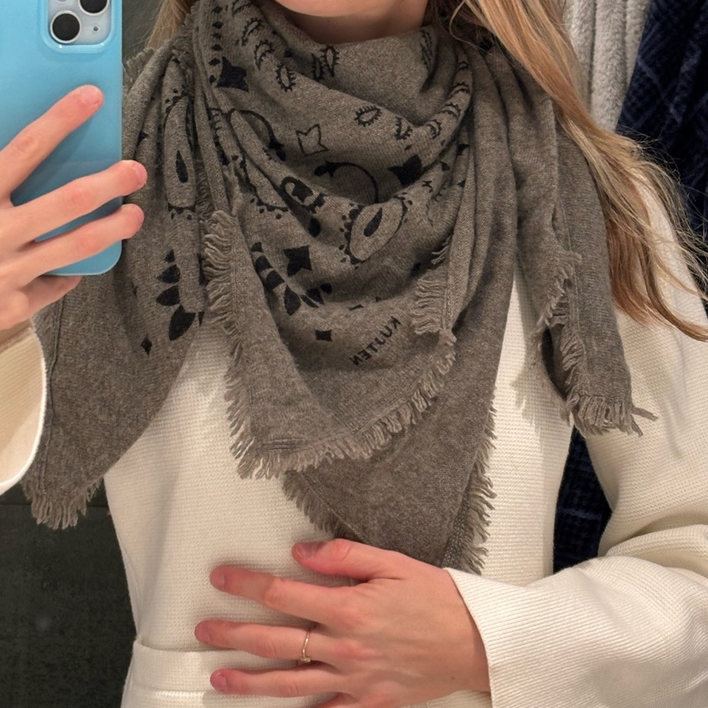 Kujten Large Gray Paisley Print Cashmere Bandana Scarf - Picture 3 of 3